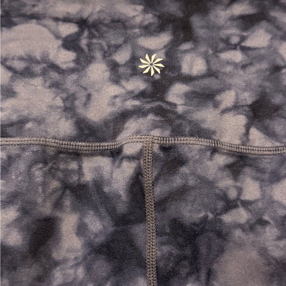 Athleta Navy Tie-Dye Leggings XS – Salutation Legging with Hidden Stash Pocket - Picture 2 of 3